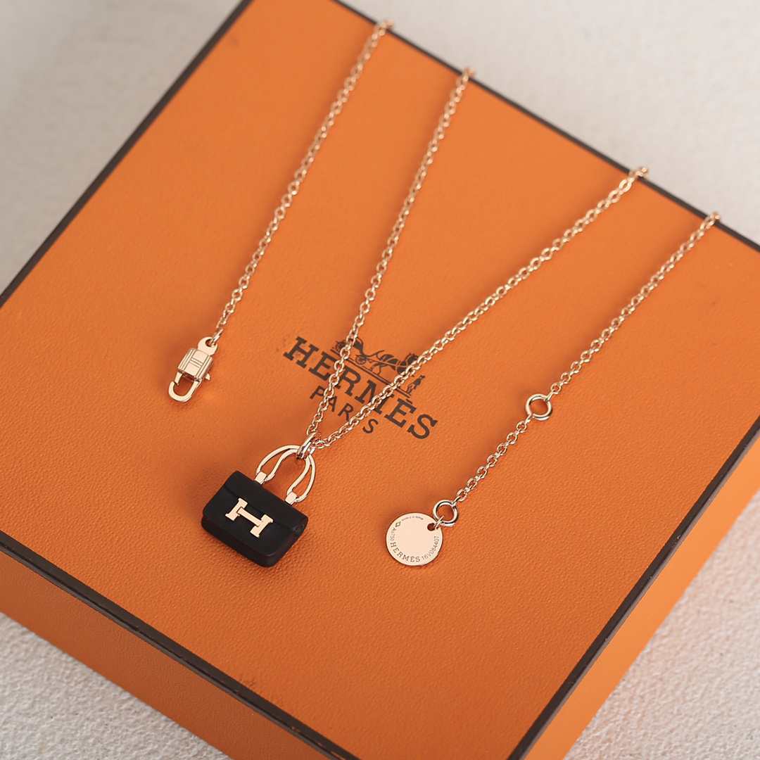 エルメス「Hermès」 Amulettes Constance ネックレス40cm