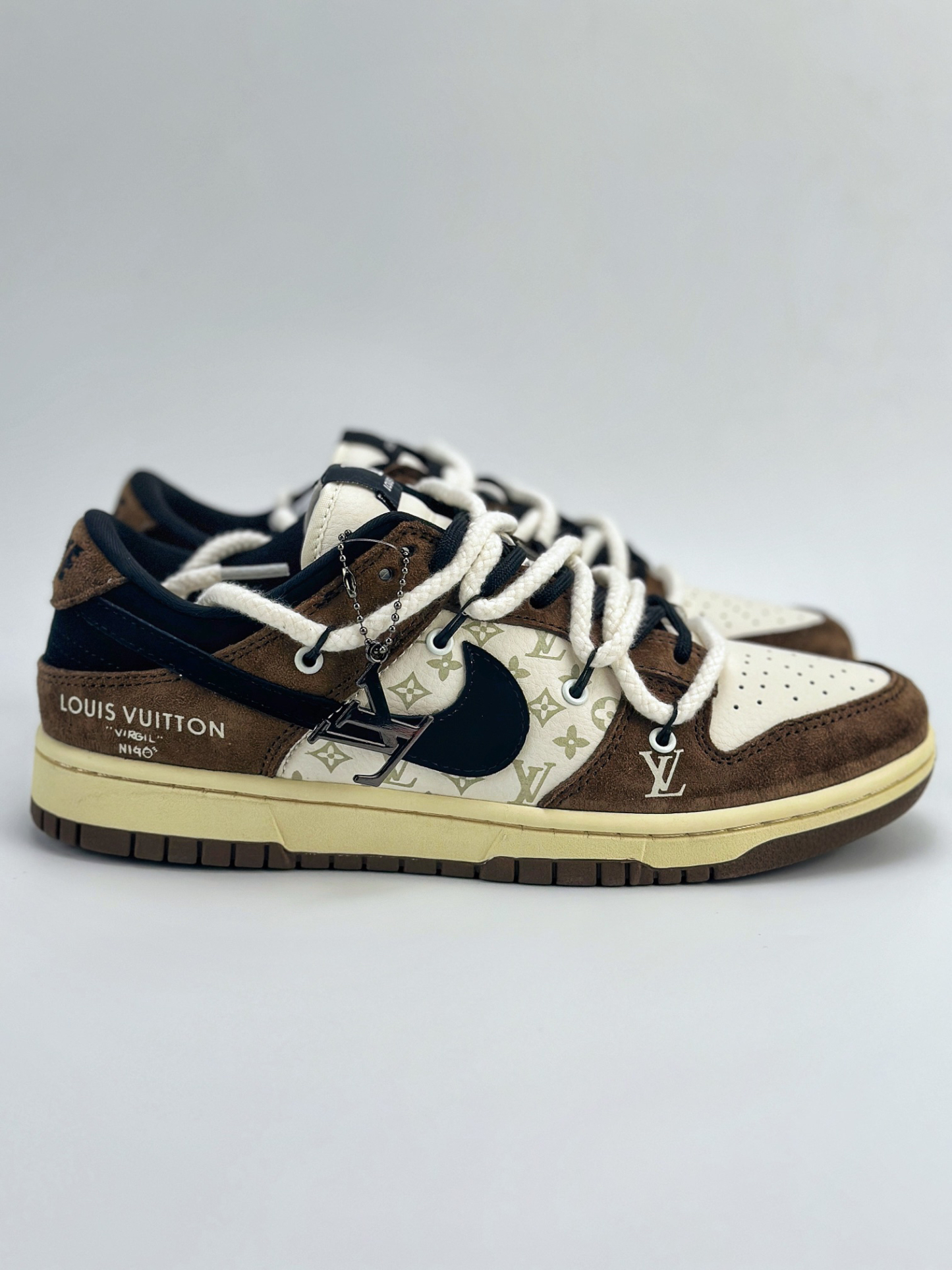 「コラボモデル」Louis Vuitton x Nike Air Force 1 Low スニーカー