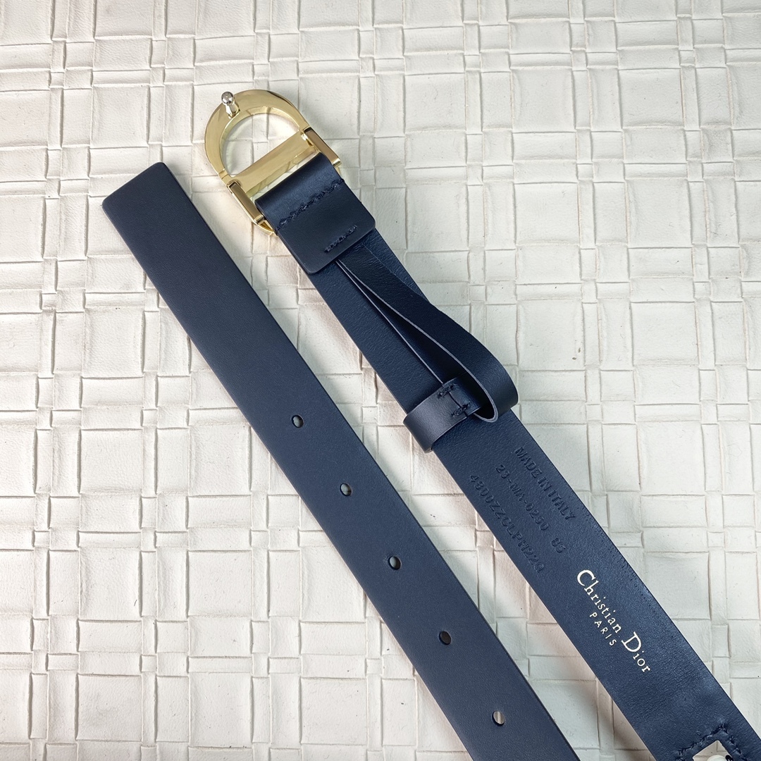 ディオール「Dior」30モンターニュ ベルトバックル ホワイトビーズデコール100CM