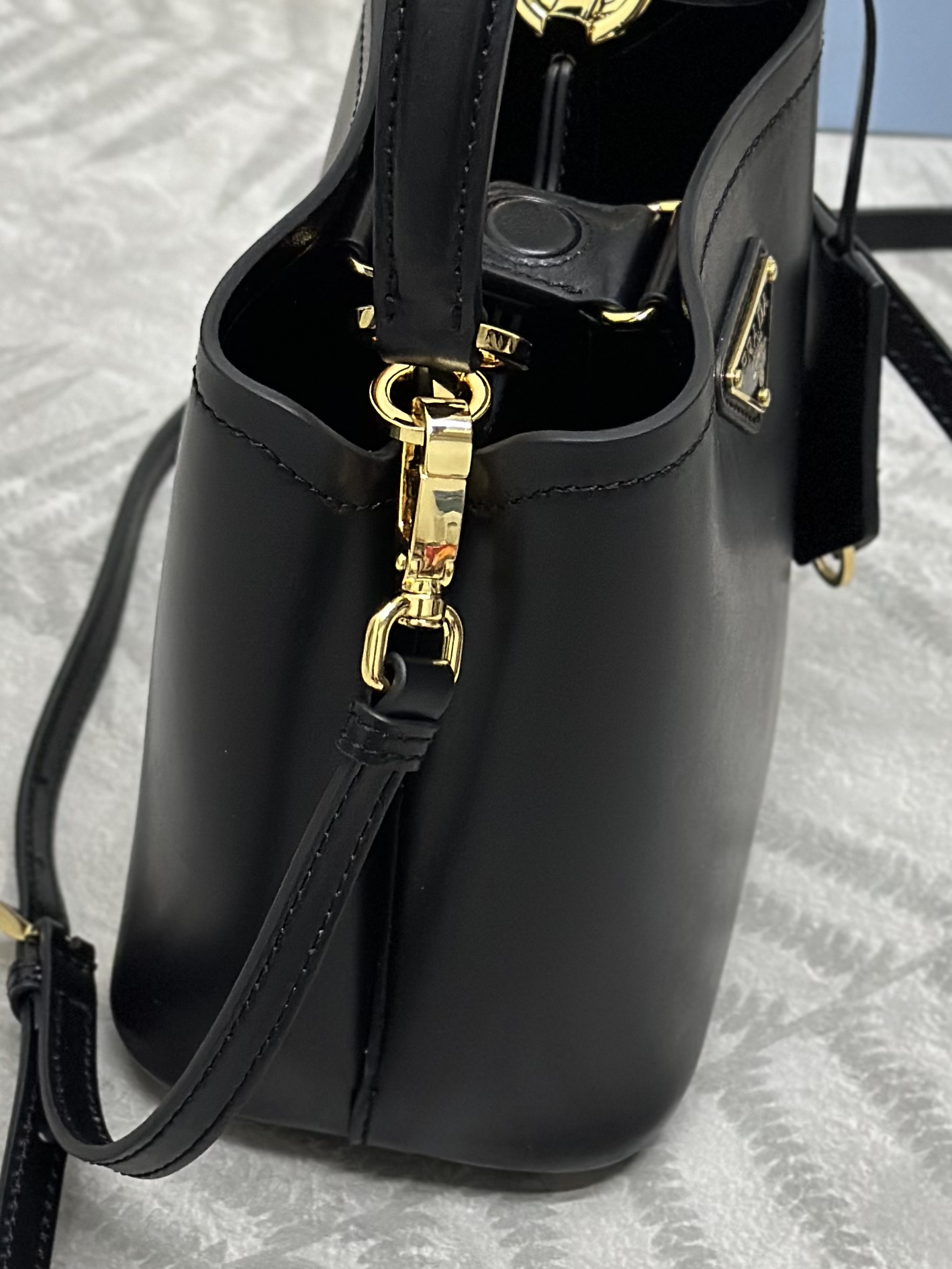 プラダ「Prada」パニエ バッケットバッグ