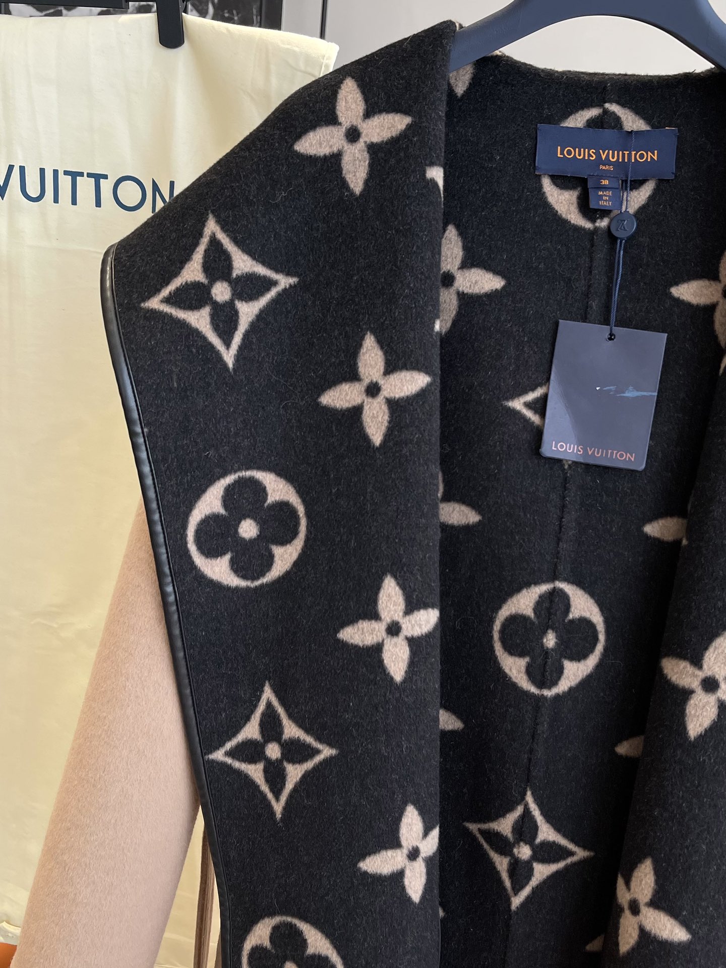 ルイ・ヴィトン「Louis Vuitton」秋冬 レディース ワップルフードロングコート