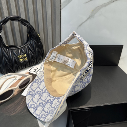 ディオール「Dior」CHRISTIAN DIOR PARIS エンブロイダリー ベースボールキャップ