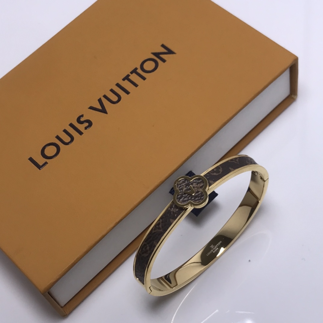 ルイ・ヴィトン「Louis Vuitton」 ニュー四葉草レザー ブレスレット
