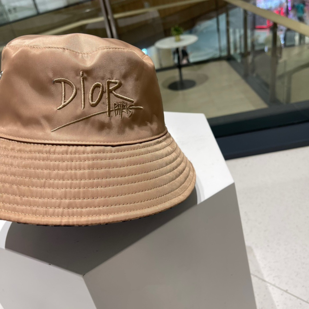 ディオール「Dior」 2025 リミテッドエディション ダブルフェイス バケットハット