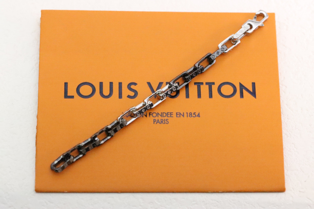 ルイ・ヴィトン「Louis Vuitton」BLACK & SILVER QUENCHED BAMBOO ブレスレット