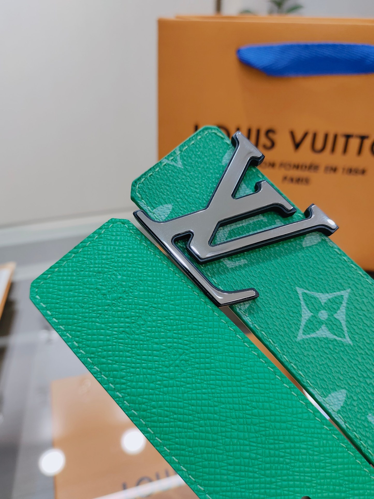 ルイ・ヴィトン「Louis Vuitton」DIMENSION モノグラム レザーベルト-ISETAN PRESTIGE CURATED