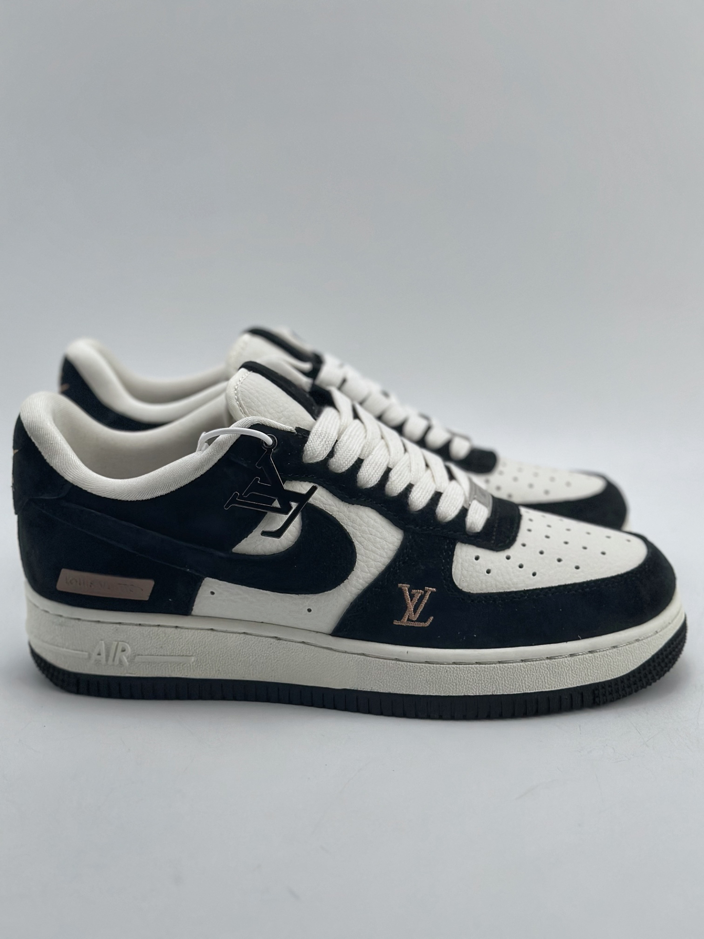 「コラボモデル」Louis Vuitton x Nike Air Force 1 Low スニーカー