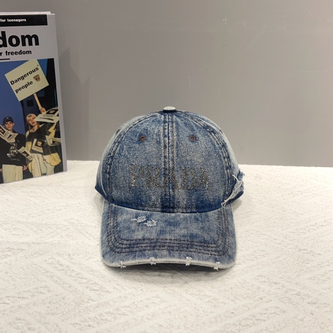 プラダ「Prada」 Re-Nylon Classic Baseball Cap