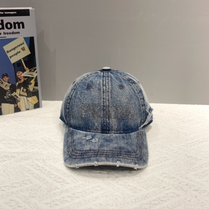 プラダ「Prada」 Re-Nylon Classic Baseball Cap