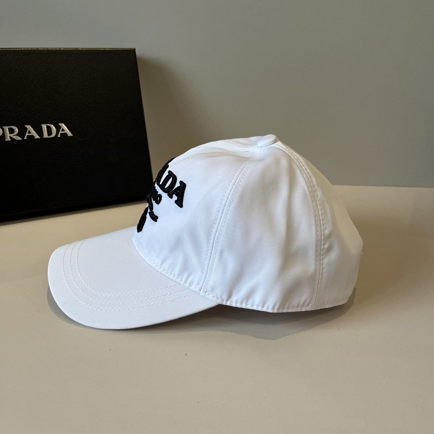 プラダ「Prada」 Re-Nylon Baseball Cap