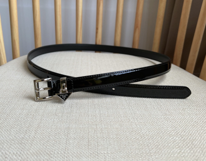 プラダ「Prada」レディース サフィアーノ レザーベルト100CM