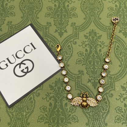 グッチ「Gucci」 ビー・スターズ クリスタル ブレスレット