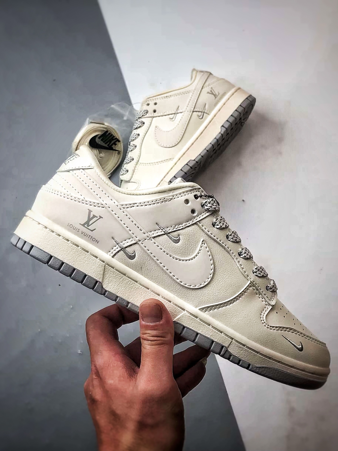 「コラボモデル」Louis Vuitton x Nike リフレクティブツインフック スニーカー