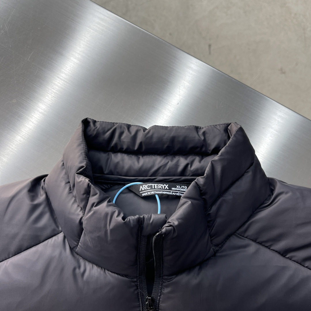 アークテリクス「ARC'TERYX」ホワイトグースダウン ジャケット