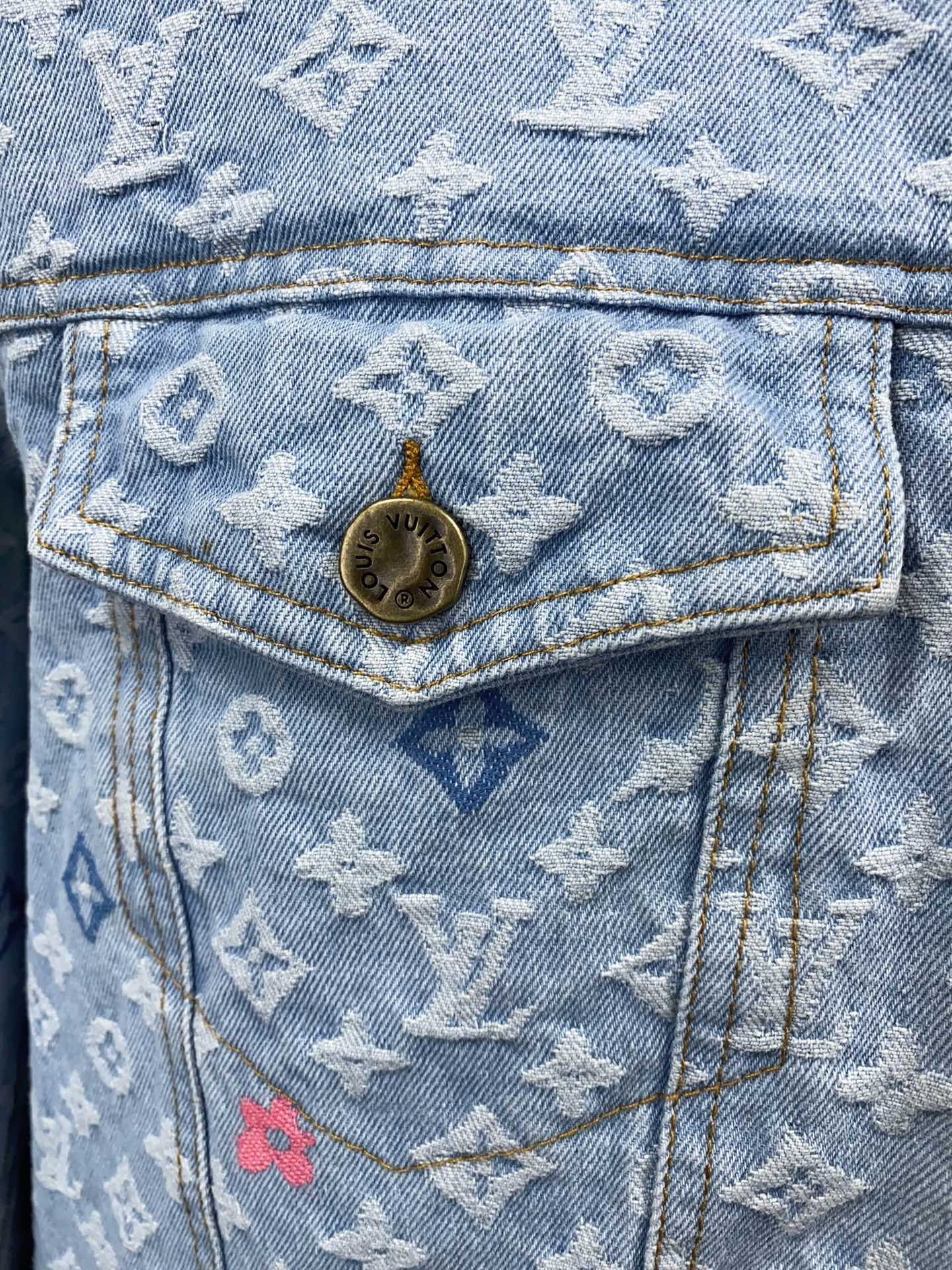 ルイ・ヴィトン「Louis Vuitton」MONOGRAM PILLOW ダウンジャケット