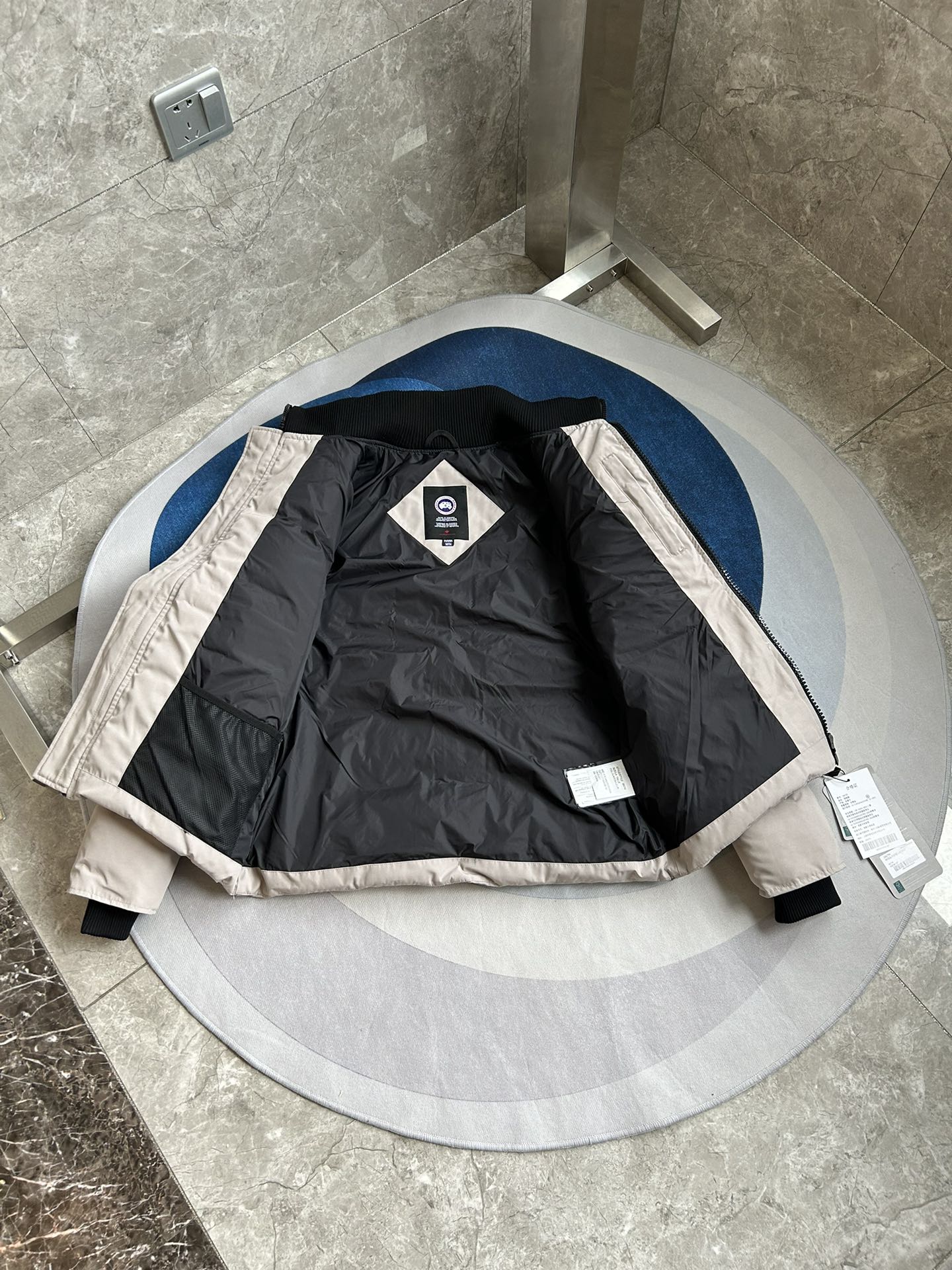 カナダグース「Canada Goose」ダウンジャケット