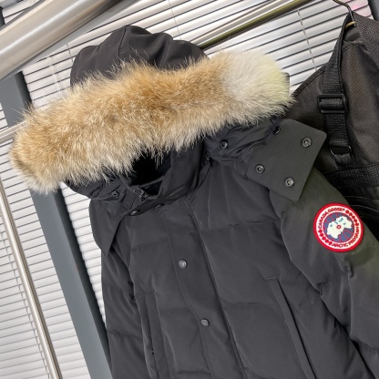 カナダグース「Canada Goose」ダウンジャケット