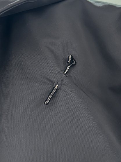 ルイ・ヴィトン「Louis Vuitton」24 FW秋冬新作ブラックナイロン素材取り外し可能な連帽ダウン