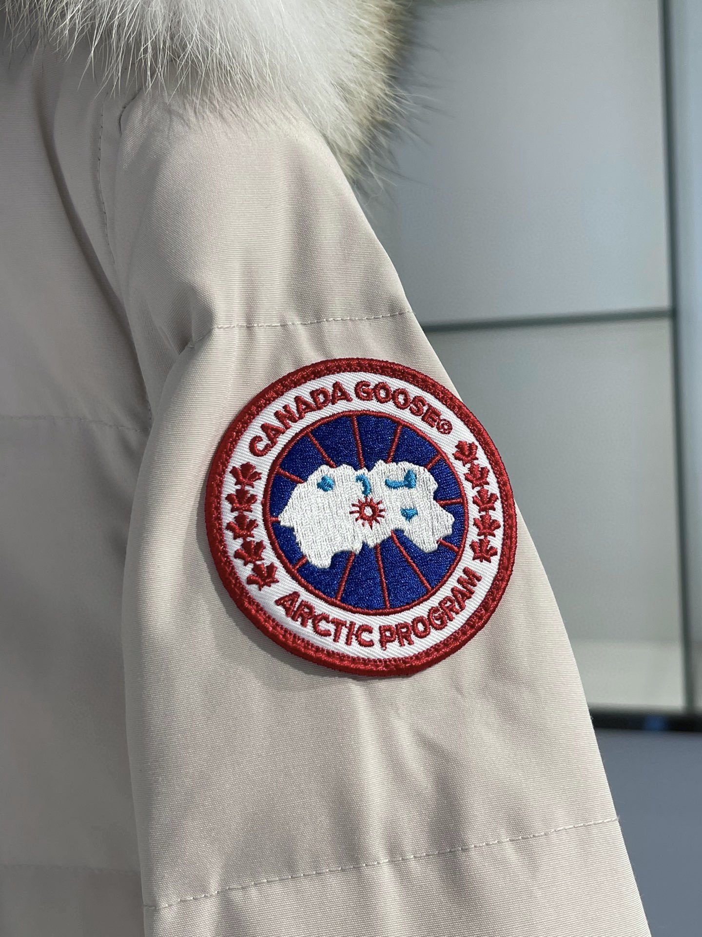 カナダグース「Canada Goose」シグネチャーロゴ ダウンジャケット