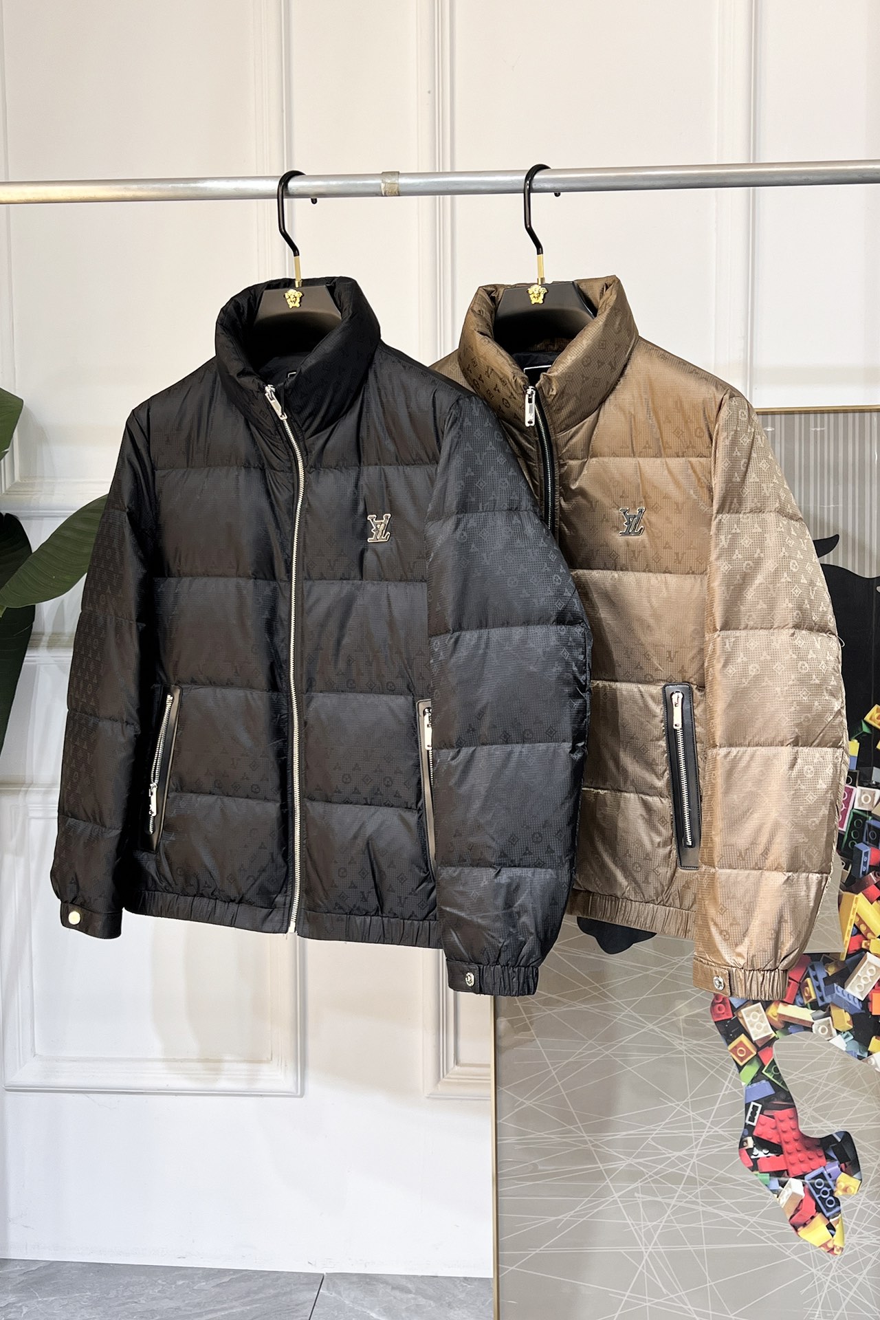 ルイ・ヴィトン「Louis Vuitton」‌ MONOGRAM PILLOW ダウンジャケット