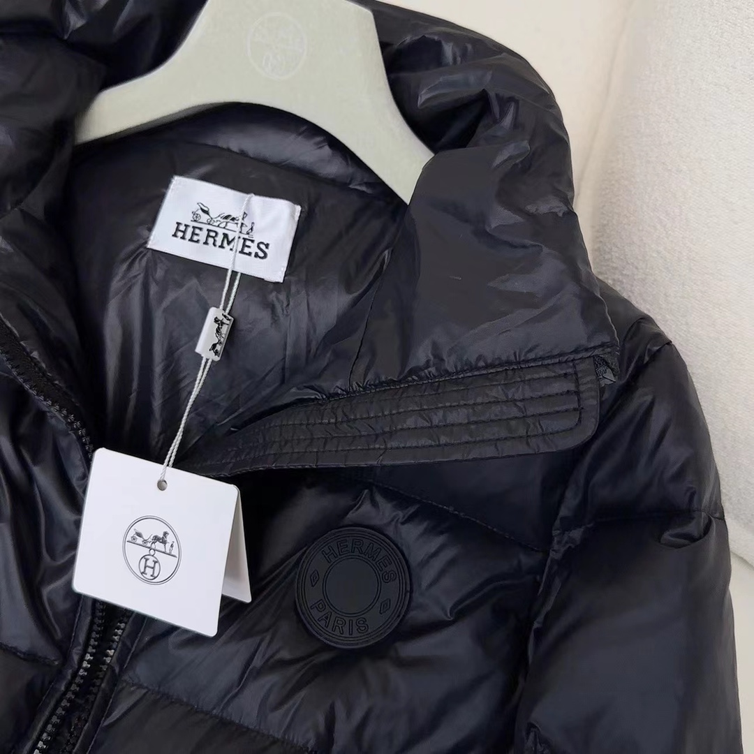 エルメス「Hermès」  2025秋冬 ドローストリング ダウンジャケット