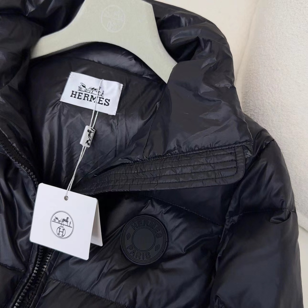 エルメス「Hermès」  2025秋冬 ドローストリング ダウンジャケット