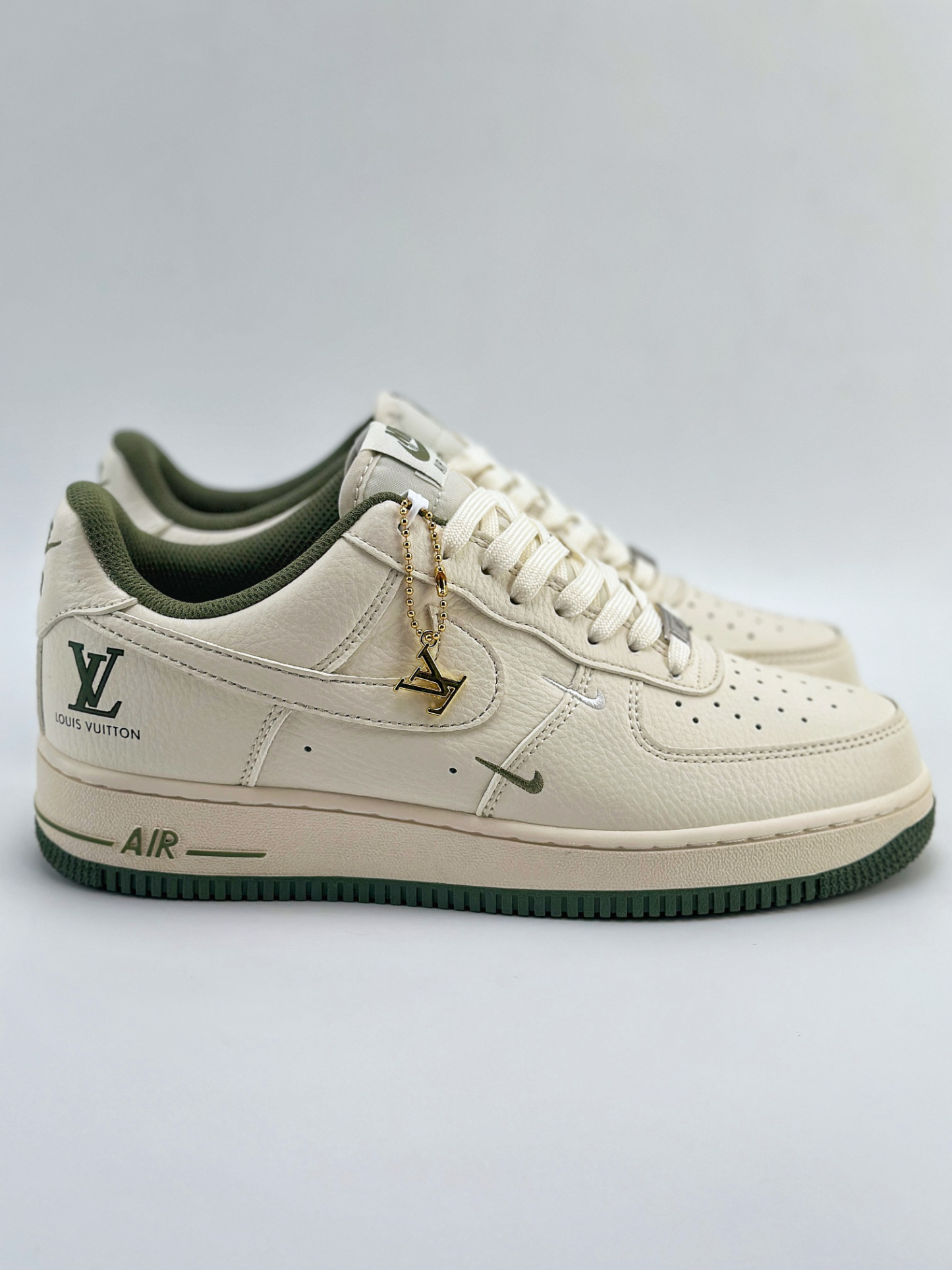 「コラボモデル」Louis Vuitton x Nike Air Force 1 Low スニーカー