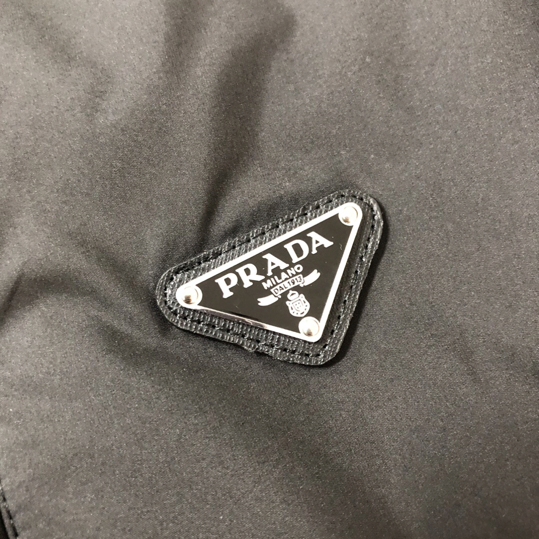 プラダ「Prada」秋の新作パッチワークハットジャケット