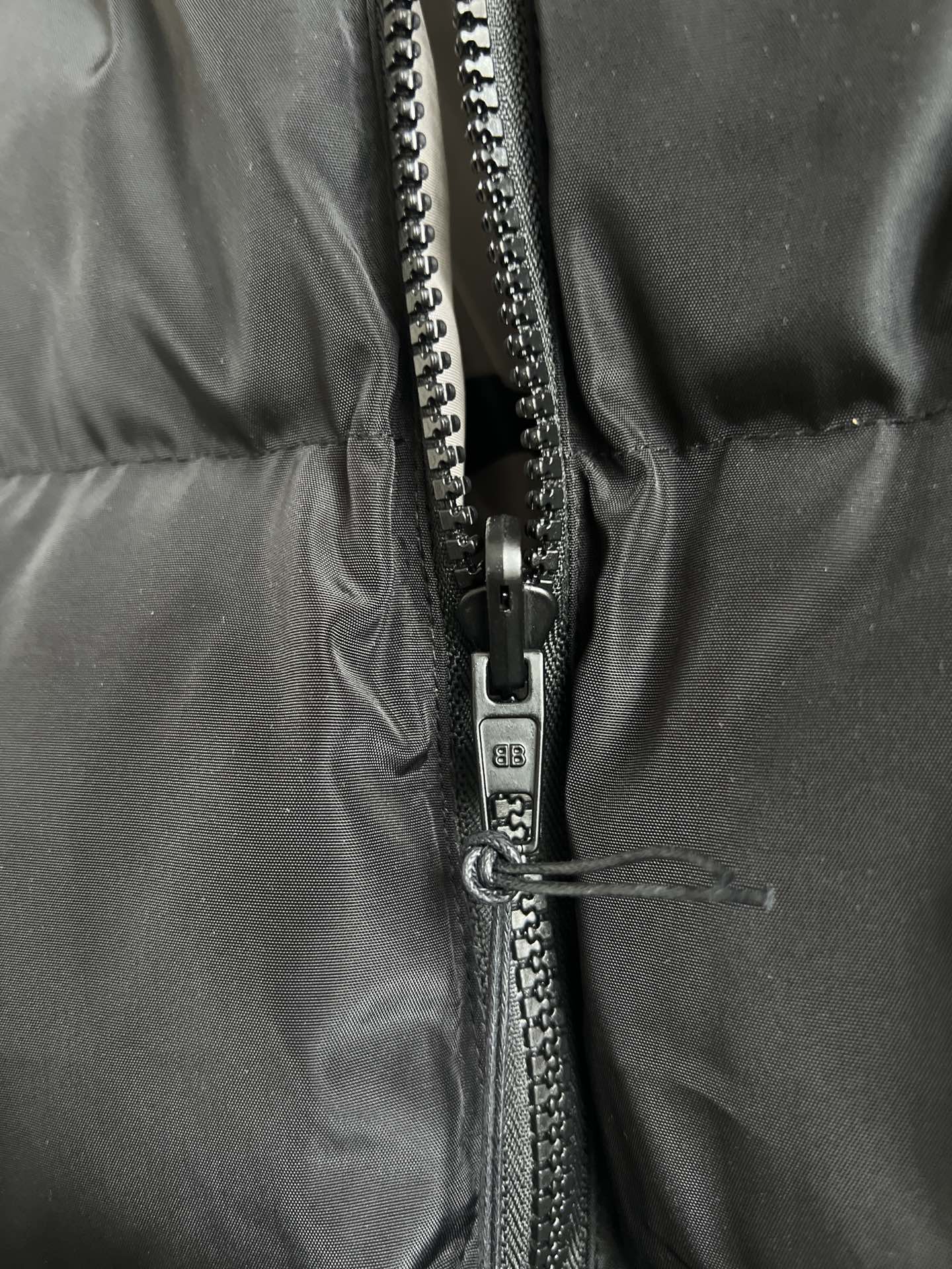 バレンシアガ「Balenciaga」‌2025FW リバーシブル スタンドカラー ダウンジャケット