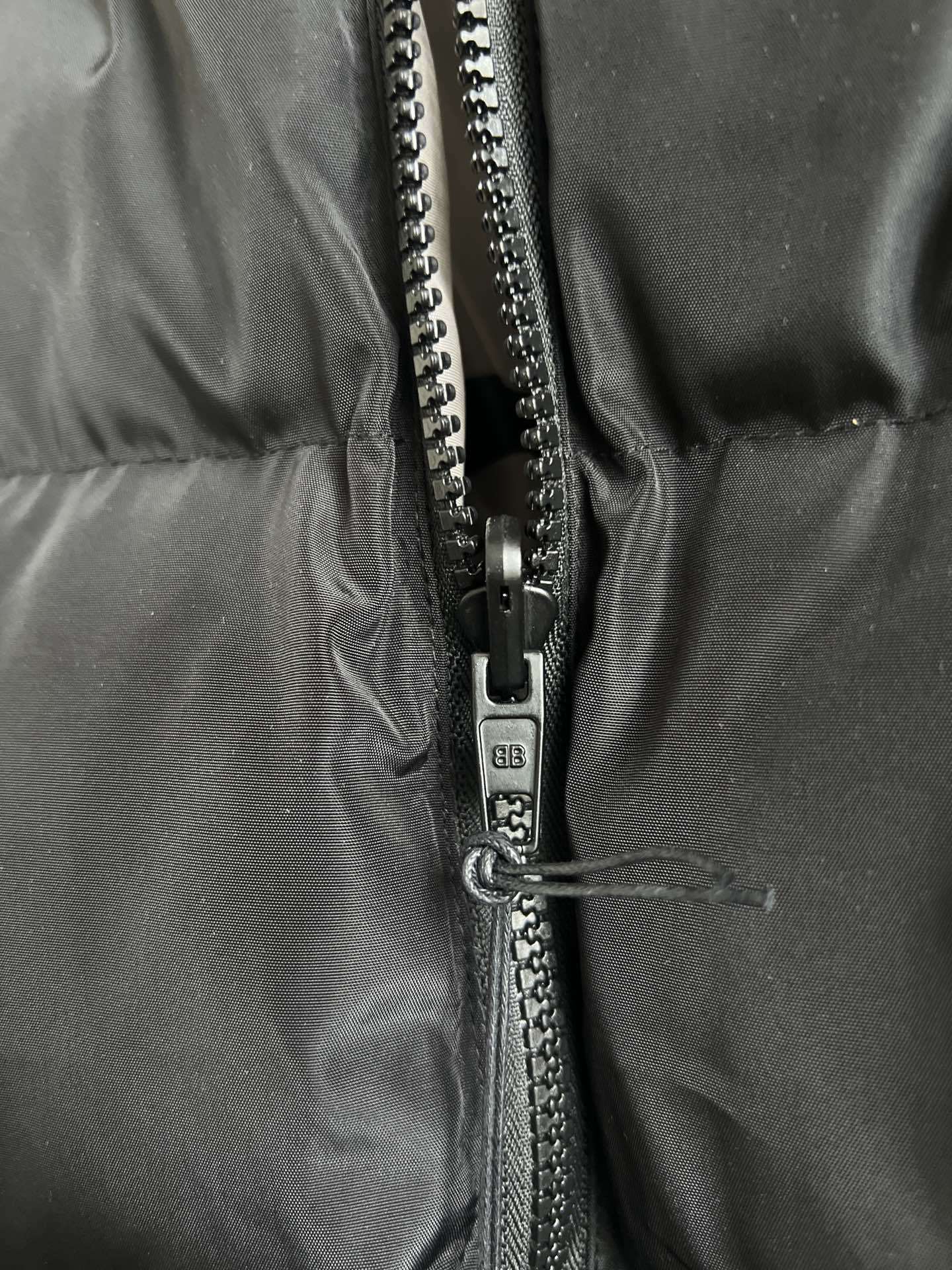 バレンシアガ「Balenciaga」‌2025FW リバーシブル スタンドカラー ダウンジャケット