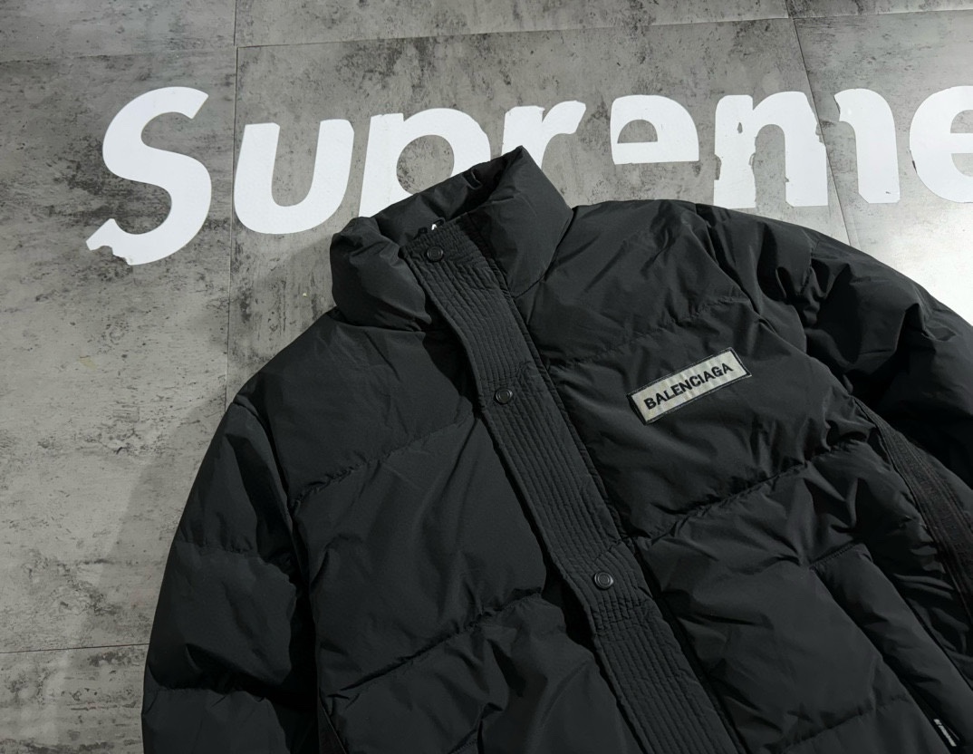 バレンシアガ「Balenciaga」‌ 2024 グリッドパッチワーク リミテッド ダウンジャケット