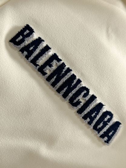 バレンシアガ「Balenciaga」‌2024秋冬最新バーチカルネックダウンジャケット