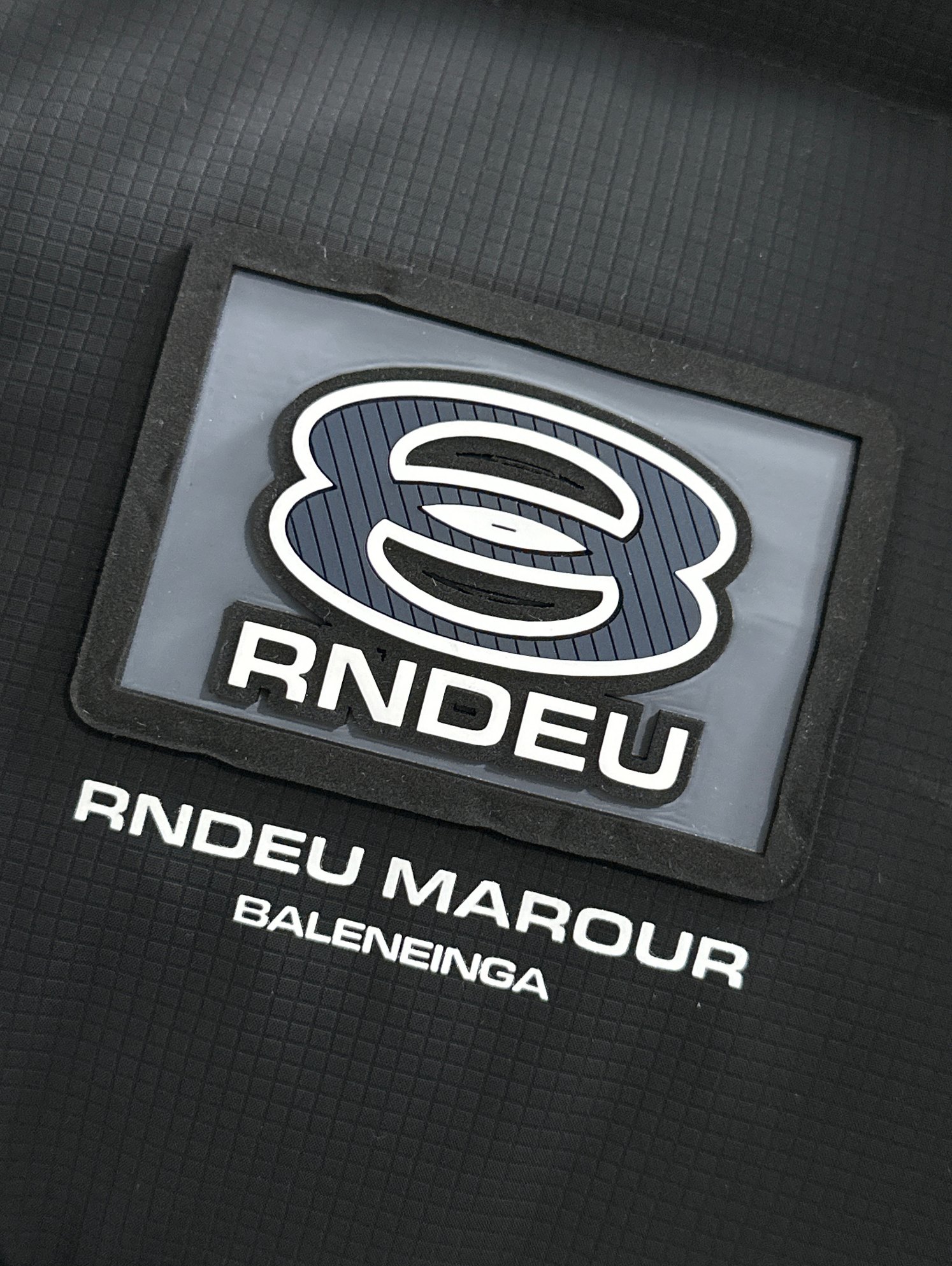 バレンシアガ「Balenciaga」‌2024秋冬最新ダウンジャケット