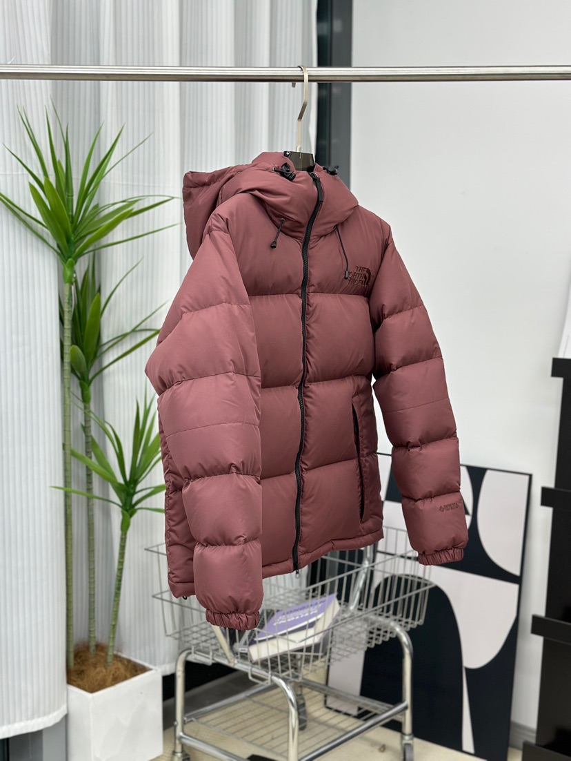 ザ・ノースフェイス「The North Face」22F-WS Nuptse Hoodie ダウンジャケット