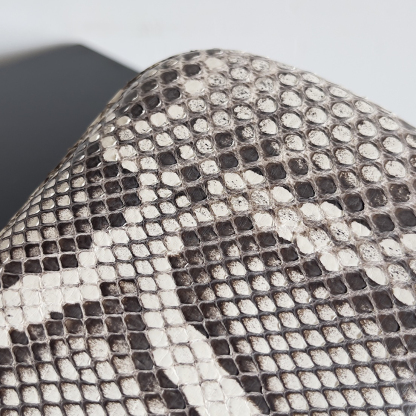 ボッテガ・ヴェネタ「Bottega Veneta」 2024春 パイソンエキゾチックレザーイブニングバッグ