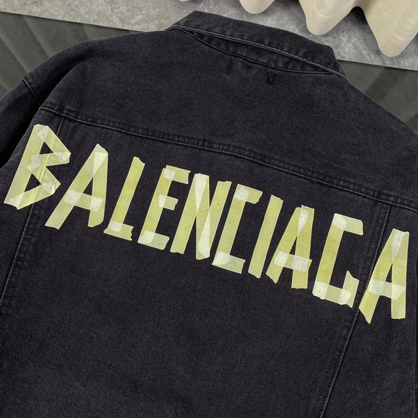 バレンシアガ「Balenciaga」‌× Swarovski クリスタルエンブロイダリー デニムジャケット