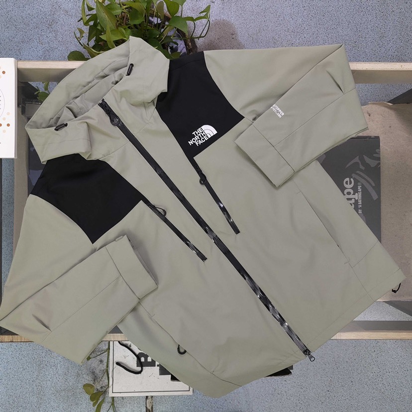 ザ・ノースフェイス「The North Face」エンブロイダーロゴ GORE-TEX ジャケット