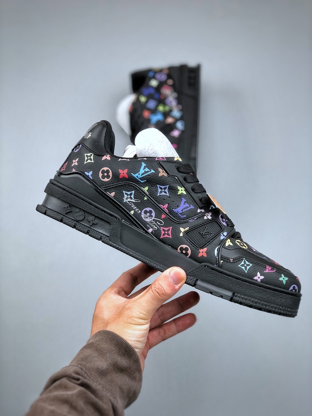 「コラボモデル」Louis Vuitton x Trainerローテクスニーカー