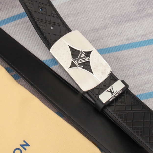 ルイ・ヴィトン「Louis Vuitton」スムースレザー オートロック ベルト メンズ100CM