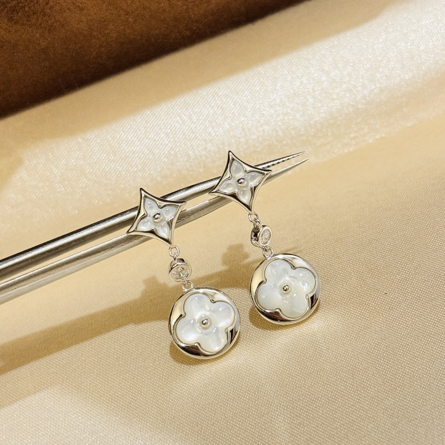 ルイ・ヴィトン「Louis Vuitton」Monogram Flower ピアス