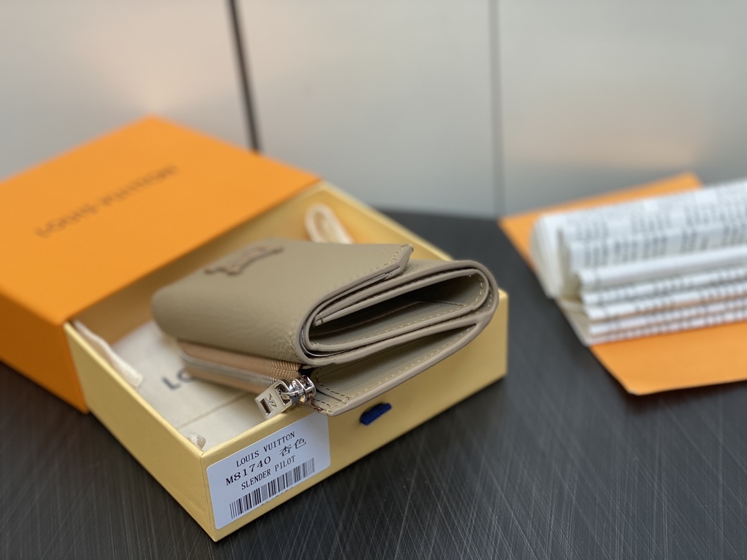 ルイ・ヴィトン「Louis Vuitton」ポルトフォイユ･パイロット