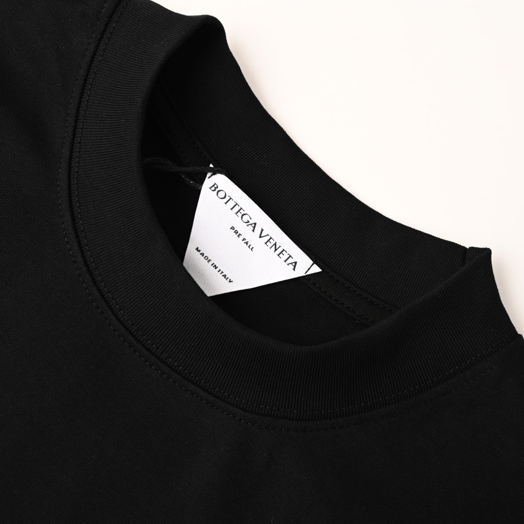 ボッテガ・ヴェネタ「Bottega Veneta」スネークレターロゴ刺繍半袖Tシャツ