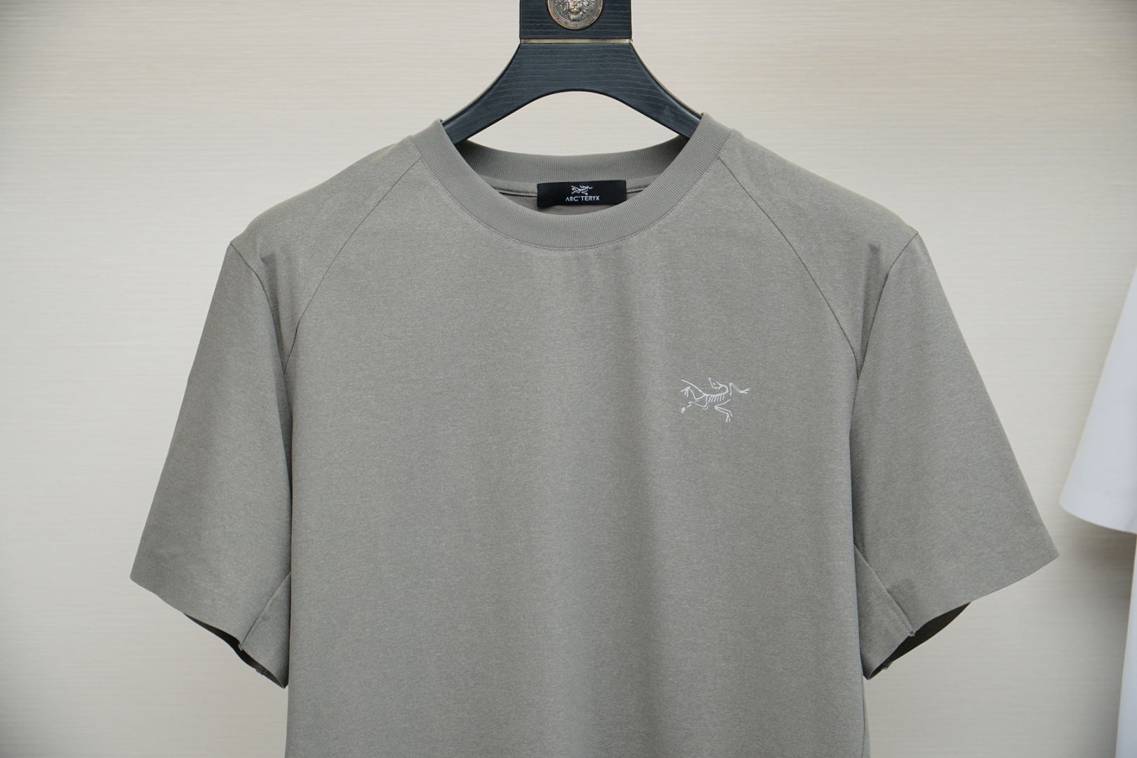 アークテリクス「ARC'TERYX」2025春夏 プレミアムコットン ロゴ刺繍半袖Tシャツ