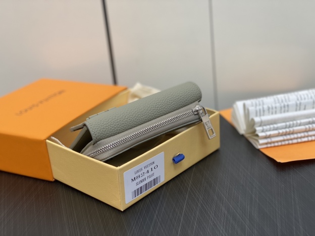 ルイ・ヴィトン「Louis Vuitton」ポルトフォイユ･パイロット