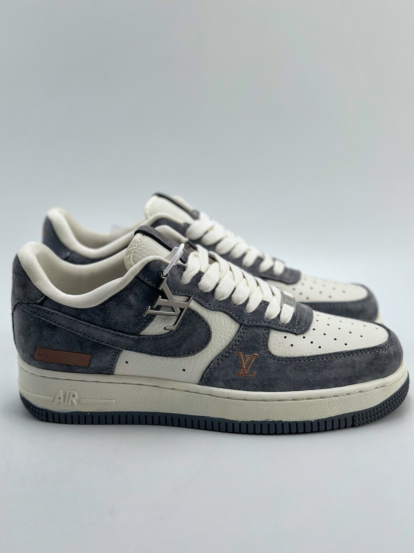 「コラボモデル」Louis Vuitton x Nike Air Force 1 Low スニーカー