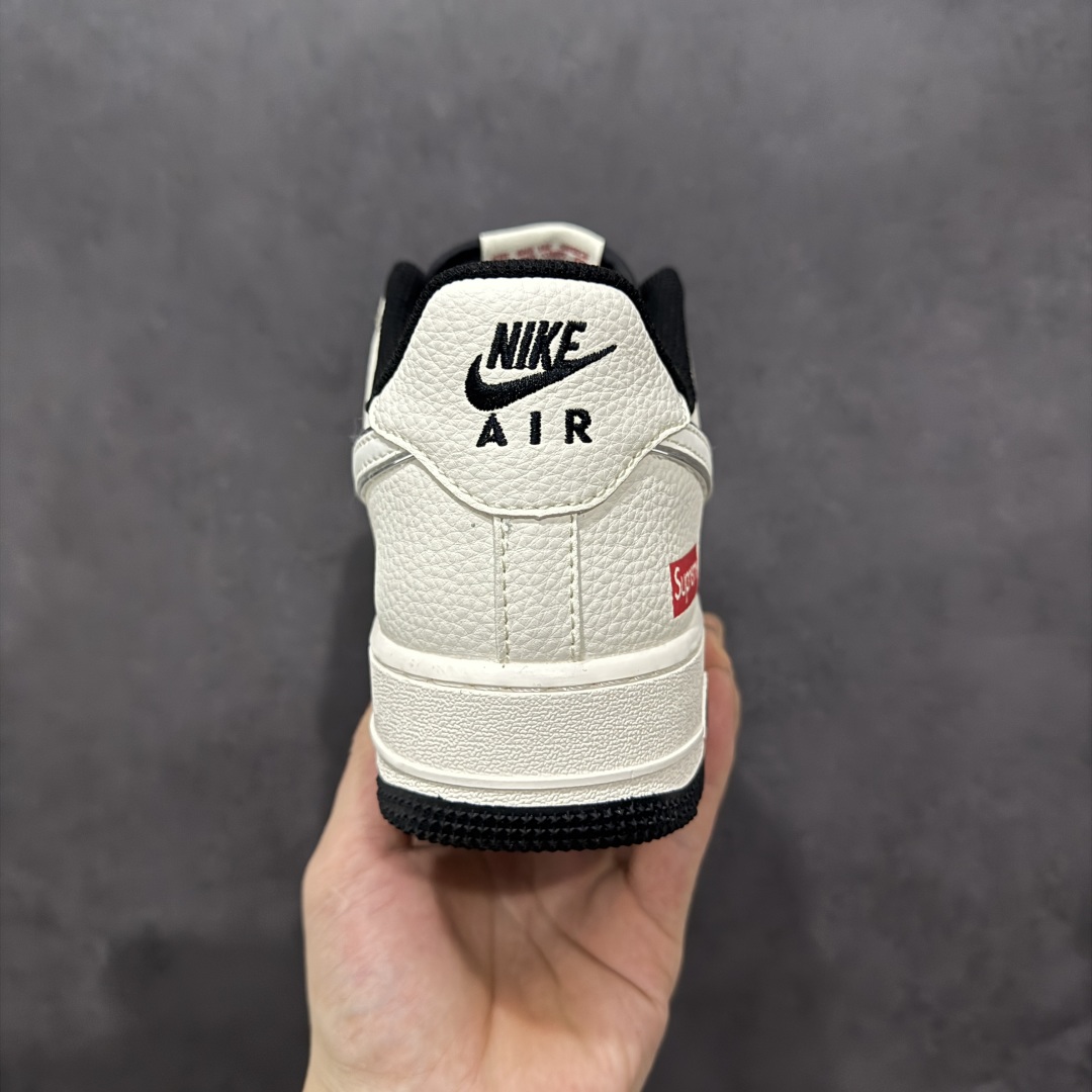 「コラボモデル」Nike × Supreme Air Force 1 Low '07 スモールロゴ スニーカー