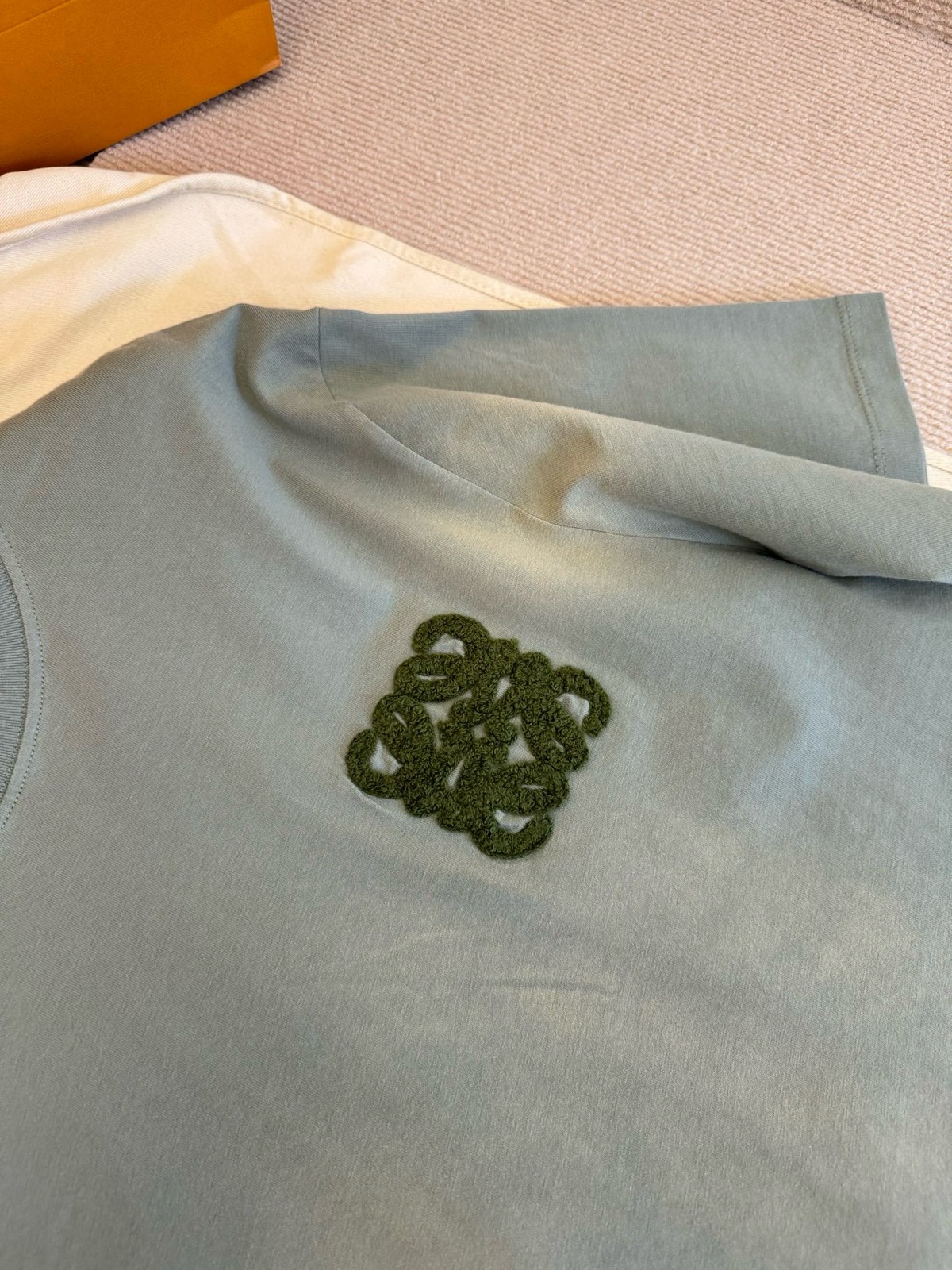 ロエベ「Loewe」アナグラム タオル刺繍 ウォッシュドTシャツ