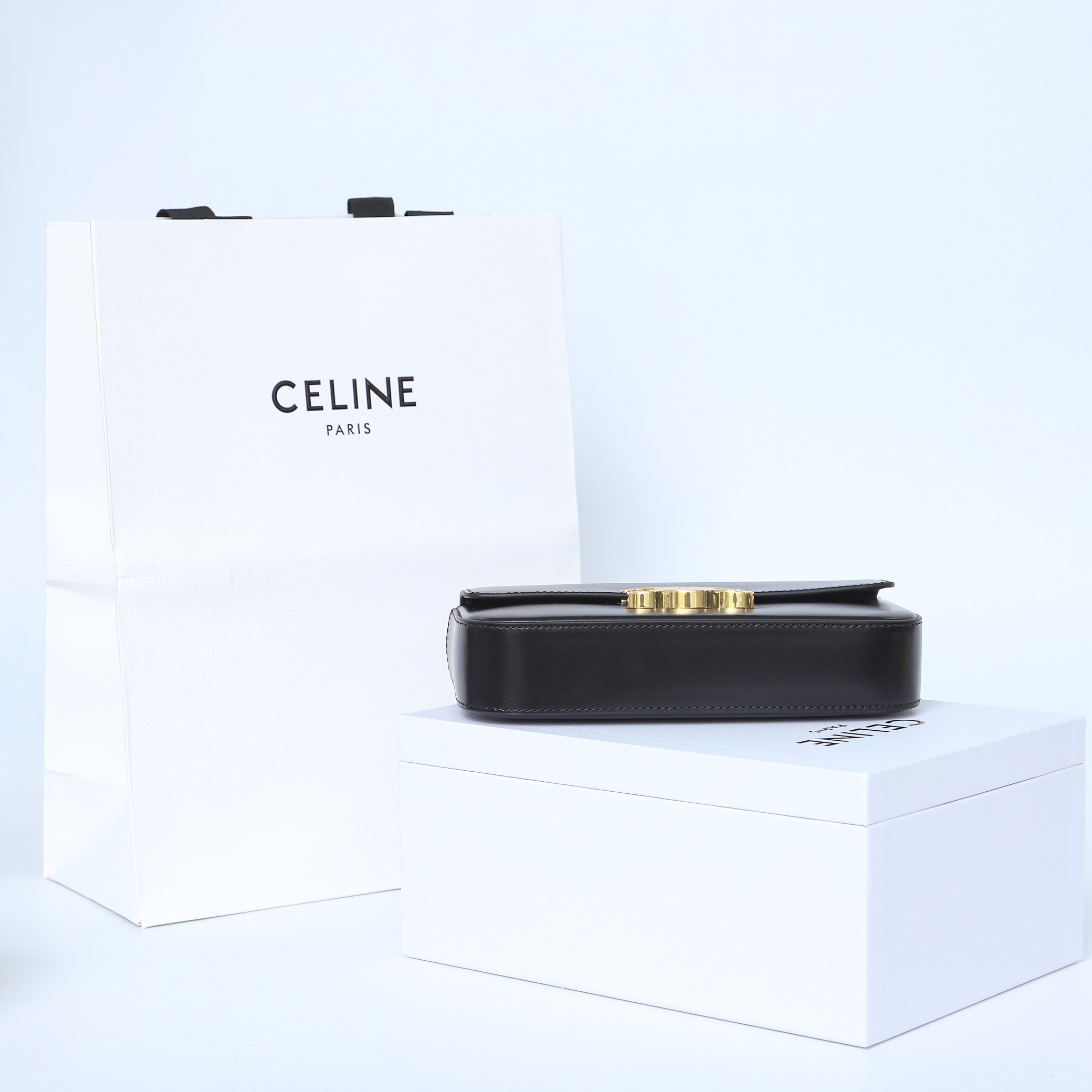 セリーヌ「Celine」Triomphe チェーンショルダーバッグ