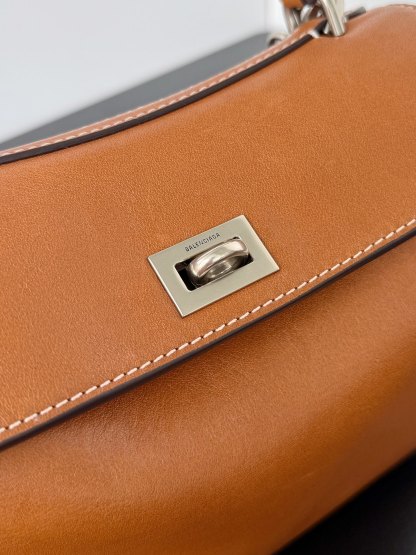 バレンシアガ「Balenciaga」Rodeo Drive スモールショルダーバッグ