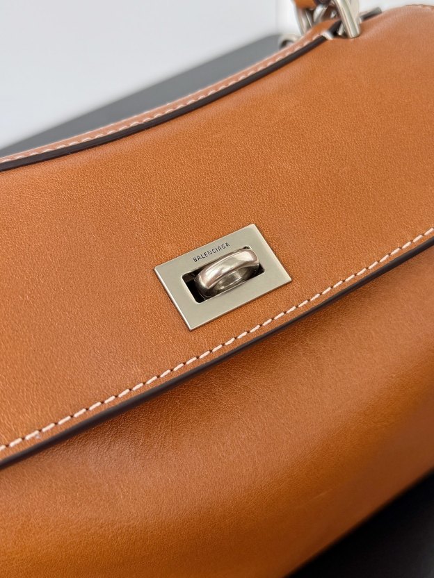 バレンシアガ「Balenciaga」Rodeo Drive スモールショルダーバッグ